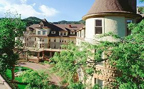 Manitou Cliff House